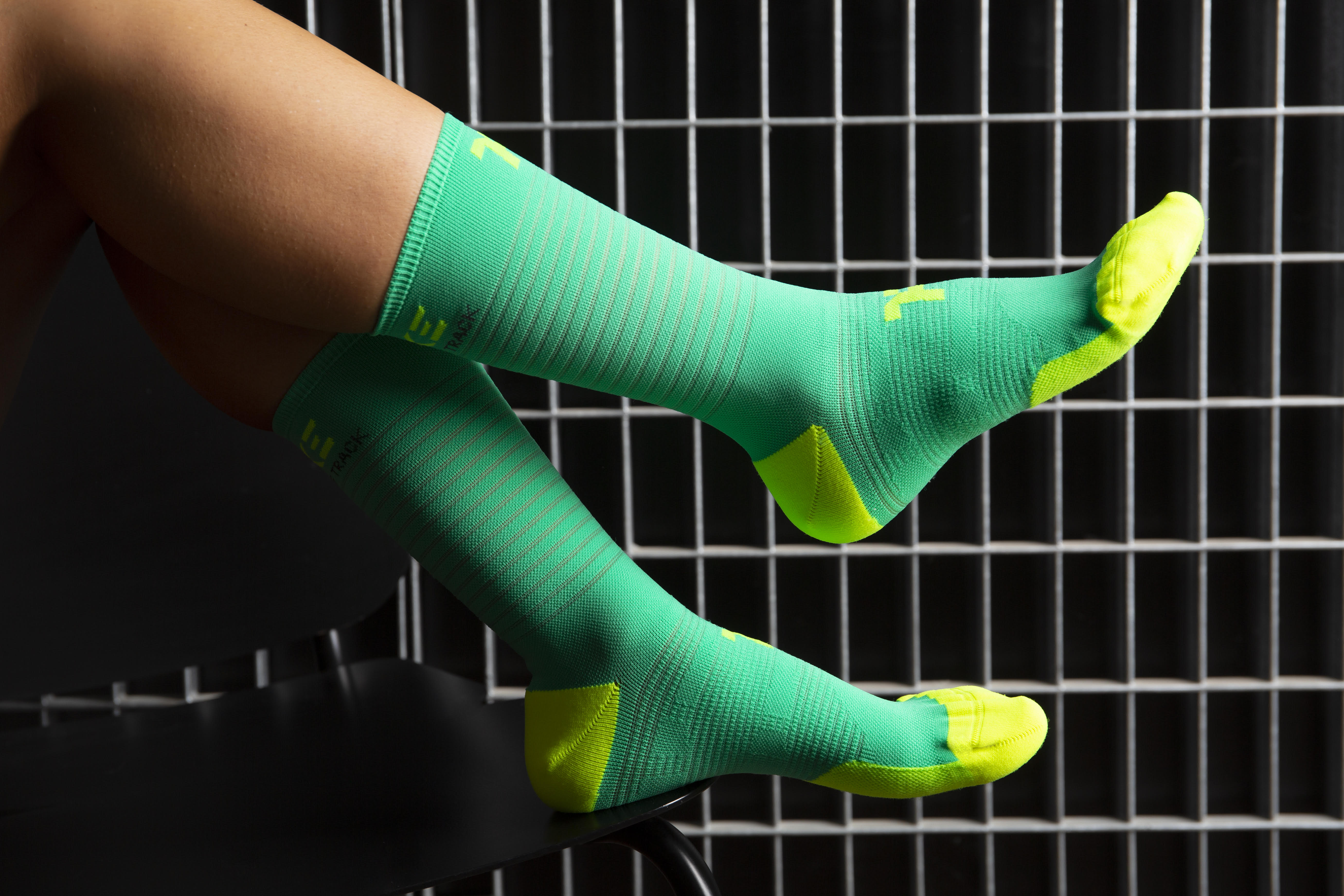 5 benefits of training in high ankle socks with arch compression – EarHugz®